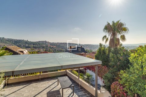 Villa de 5 dormitorios en alquiler en Sant Just Desvern, Barcelona, Cataluña, Spain № 8628