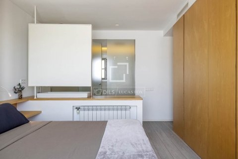 Ático de 3 dormitorios en alquiler en Barcelona, Cataluña, Spain № 8630 - foto 21