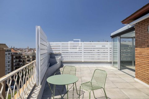 Ático de 3 dormitorios en alquiler en Barcelona, Cataluña, Spain № 8630 - foto 15