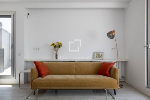 Ático de 3 dormitorios en alquiler en Barcelona, Cataluña, Spain № 8630 - foto 3