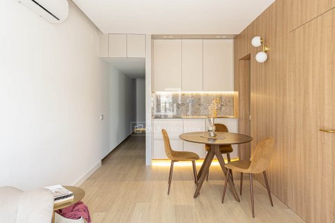 Apartamento de 2 dormitorios en alquiler en Barcelona, Cataluña, Spain № 8624 - foto 12