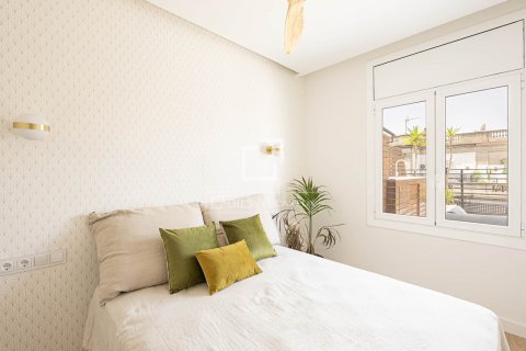 Apartamento de 2 dormitorios en alquiler en Barcelona, Cataluña, Spain № 8624 - foto 24