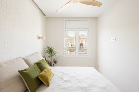 Apartamento de 2 dormitorios en alquiler en Barcelona, Cataluña, Spain № 8624 - foto 23