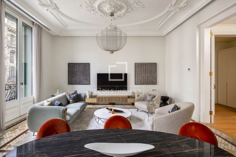 Apartamento de 3 dormitorios en alquiler en Barcelona, Cataluña, Spain № 8626 - foto 4