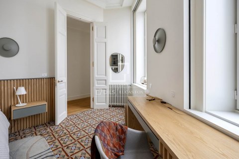 Apartamento de 3 dormitorios en alquiler en Barcelona, Cataluña, Spain № 8626 - foto 25