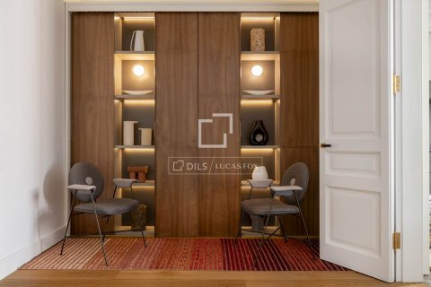 Apartamento de 3 dormitorios en alquiler en Barcelona, Cataluña, Spain № 8626 - foto 16