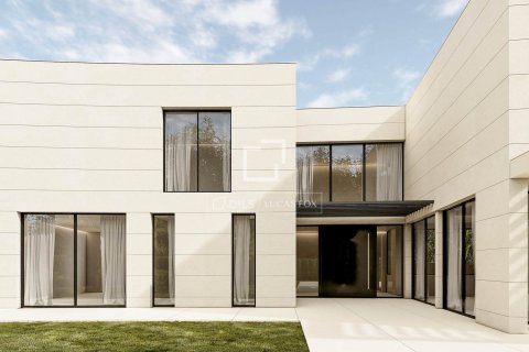 Villa de 7 dormitorios en venta en Sant Andreu de Llavaneres, Barcelona, Cataluña, Spain № 4225 - foto 3