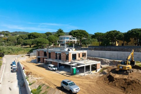 Villa de 7 dormitorios en venta en Sant Andreu de Llavaneres, Barcelona, Cataluña, Spain № 4225 - foto 27