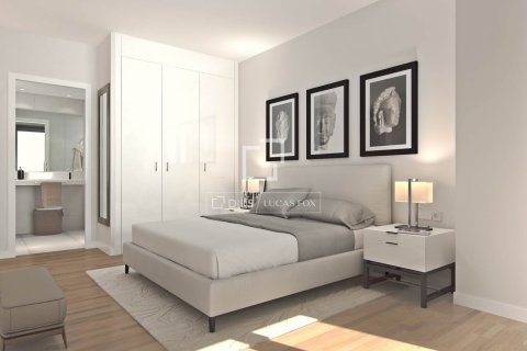 Apartamento de 3 dormitorios en venta en Barcelona, Cataluña, Spain № 4227 - foto 4