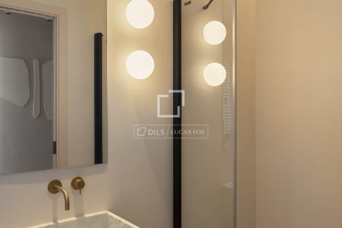 Ático de 3 dormitorios en venta en Barcelona, Cataluña, Spain № 4264 - foto 20