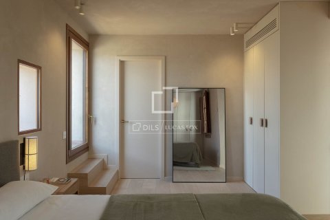 Ático de 3 dormitorios en venta en Barcelona, Cataluña, Spain № 4264 - foto 22