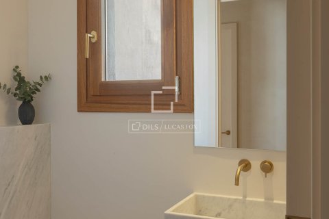 Ático de 3 dormitorios en venta en Barcelona, Cataluña, Spain № 4264 - foto 21