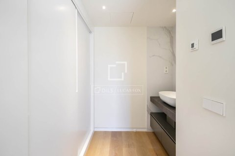 Купить квартиру в Барселона, Испания с 1 спальня, 82м², № 4270 - фото 18