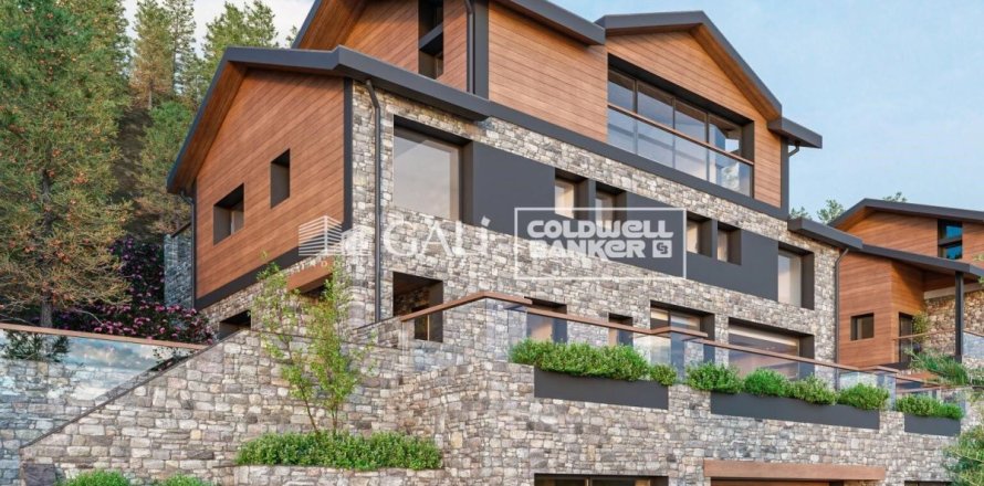 Villa de 5 dormitorios en venta en Principado De Andorra (Ninguna Poblacion Tiene C.P.), Lérida, Cataluña, Spain № 5374