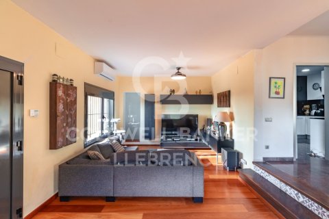 Сasa de 6 dormitorios en venta en Barcelona, Cataluña, Spain № 5371 - foto 26