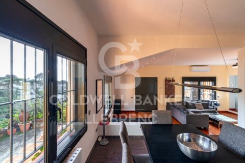 Сasa de 6 dormitorios en venta en Barcelona, Cataluña, Spain № 5371 - foto 6