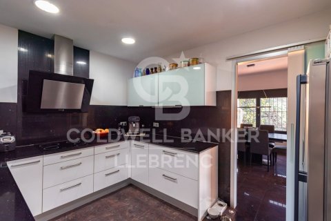 Сasa de 6 dormitorios en venta en Barcelona, Cataluña, Spain № 5371 - foto 9
