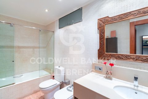 Сasa de 6 dormitorios en venta en Barcelona, Cataluña, Spain № 5371 - foto 12