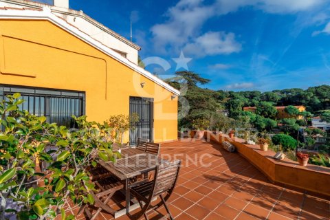 Сasa de 6 dormitorios en venta en Barcelona, Cataluña, Spain № 5371 - foto 24