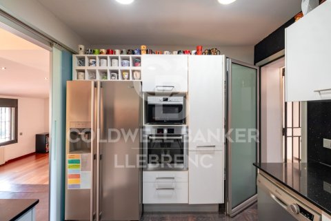 Сasa de 6 dormitorios en venta en Barcelona, Cataluña, Spain № 5371 - foto 10