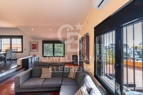 Сasa de 6 dormitorios en venta en Barcelona, Cataluña, Spain № 5371 - foto 4