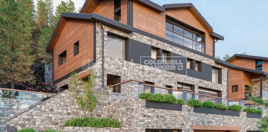 Villa de 4 dormitorios en venta en Principado De Andorra (Ninguna Poblacion Tiene C.P.), Lérida, Cataluña, Spain № 5372