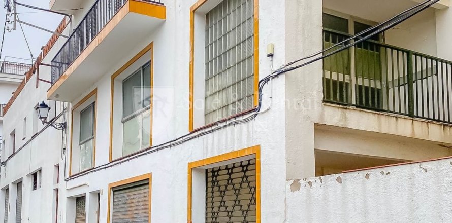 Propiedad comercial de 3 dormitorios en venta en Tossa de Mar, Gerona, Cataluña, Spain № 6722