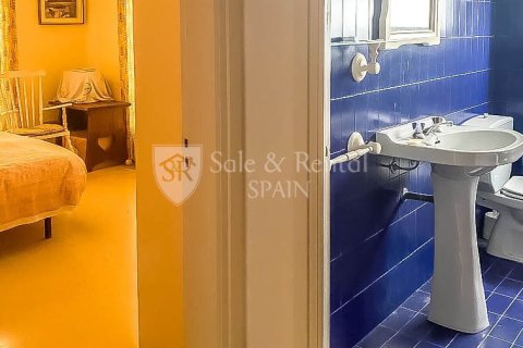 Propiedad comercial de 3 dormitorios en venta en Tossa de Mar, Gerona, Cataluña, Spain № 6722 - foto 16