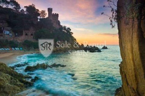 Propiedad comercial de 3 dormitorios en venta en Lloret de Mar, Gerona, Cataluña, Spain № 6725 - foto 5