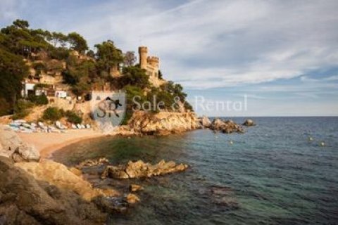Propiedad comercial de 3 dormitorios en venta en Lloret de Mar, Gerona, Cataluña, Spain № 6725 - foto 4