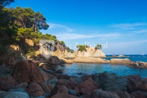 Propiedad comercial de 3 dormitorios en venta en Lloret de Mar, Gerona, Cataluña, Spain № 6725 - foto 2