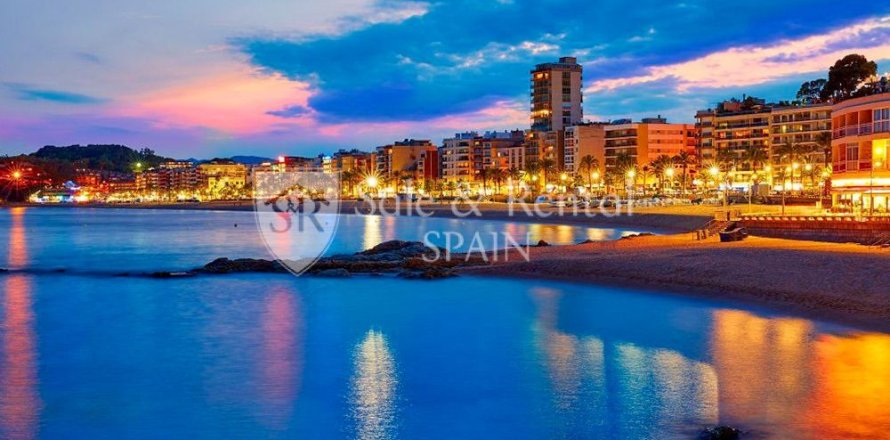 Propiedad comercial de 3 dormitorios en venta en Lloret de Mar, Gerona, Cataluña, Spain № 6725