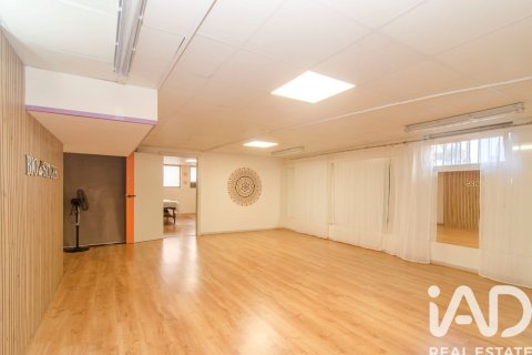 Propiedad comercial de 153 m² en venta en Sitges, Barcelona, Cataluña, Spain № 7543 - foto 23