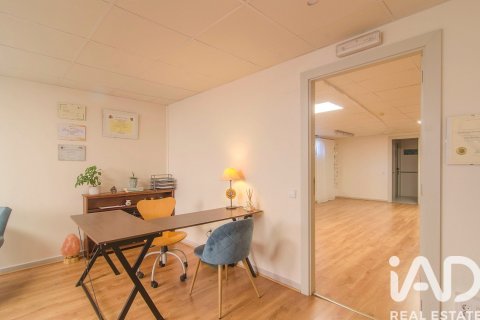 Propiedad comercial de 153 m² en venta en Sitges, Barcelona, Cataluña, Spain № 7543 - foto 19