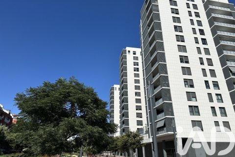 Apartamento de 3 dormitorios en venta en Barcelona, Cataluña, Spain № 7539
