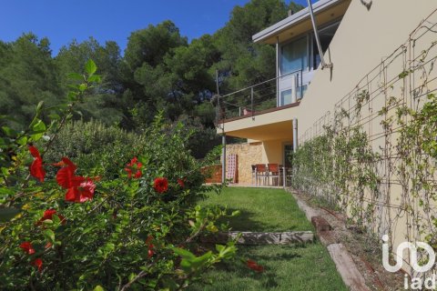 Сasa de 4 dormitorios en venta en Tarragona, Cataluña, Spain № 7576 - foto 28