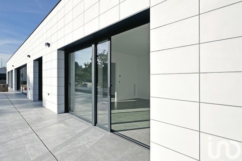 Сasa de 5 dormitorios en venta en Sant Esteve Sesrovires, Barcelona, Cataluña, Spain № 7575 - foto 14