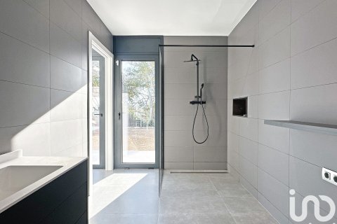 Сasa de 5 dormitorios en venta en Sant Esteve Sesrovires, Barcelona, Cataluña, Spain № 7575 - foto 8