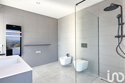 Сasa de 5 dormitorios en venta en Sant Esteve Sesrovires, Barcelona, Cataluña, Spain № 7575 - foto 19