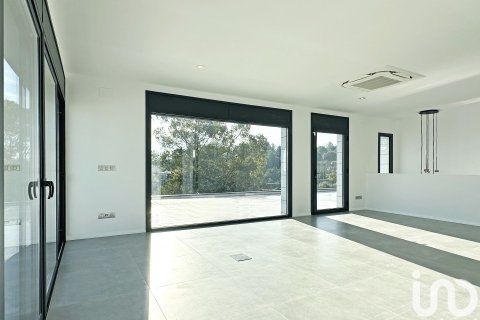 Сasa de 5 dormitorios en venta en Sant Esteve Sesrovires, Barcelona, Cataluña, Spain № 7575 - foto 16