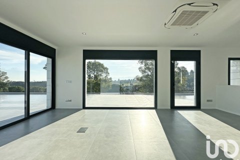 Сasa de 5 dormitorios en venta en Sant Esteve Sesrovires, Barcelona, Cataluña, Spain № 7575 - foto 17