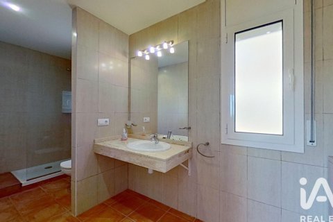 Сasa de 4 dormitorios en alquiler en Roda de Berà, Tarragona, Cataluña, Spain № 7577 - foto 16