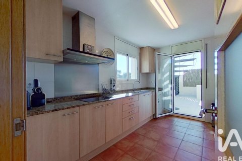 Сasa de 4 dormitorios en alquiler en Roda de Berà, Tarragona, Cataluña, Spain № 7577 - foto 11