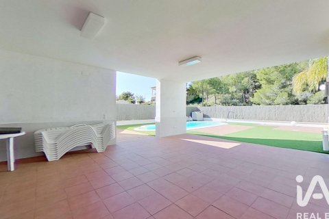 Сasa de 4 dormitorios en alquiler en Roda de Berà, Tarragona, Cataluña, Spain № 7577 - foto 25