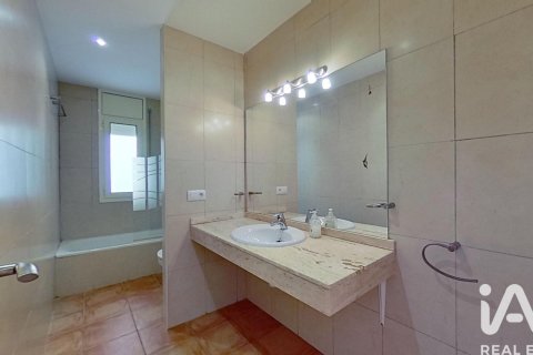 Сasa de 4 dormitorios en alquiler en Roda de Berà, Tarragona, Cataluña, Spain № 7577 - foto 18