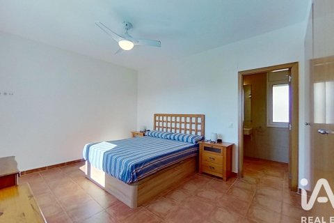 Сasa de 4 dormitorios en alquiler en Roda de Berà, Tarragona, Cataluña, Spain № 7577 - foto 15