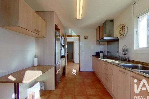 Сasa de 4 dormitorios en alquiler en Roda de Berà, Tarragona, Cataluña, Spain № 7577 - foto 13