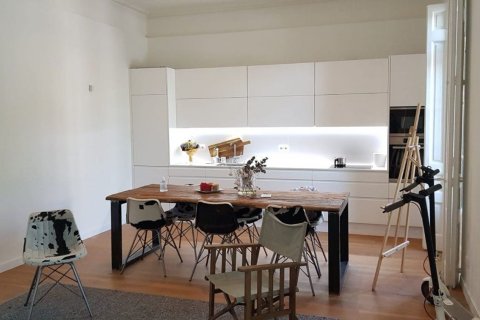 Apartamento de 1 dormitorio en venta en Barcelona, Cataluña, Spain № 6335 - foto 2