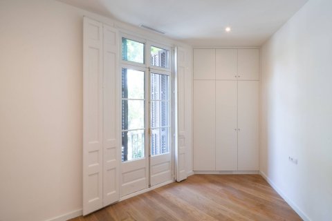 Apartamento de 1 dormitorio en venta en Barcelona, Cataluña, Spain № 6335 - foto 8