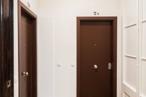 Apartamento de 1 dormitorio en venta en Barcelona, Cataluña, Spain № 6335 - foto 12